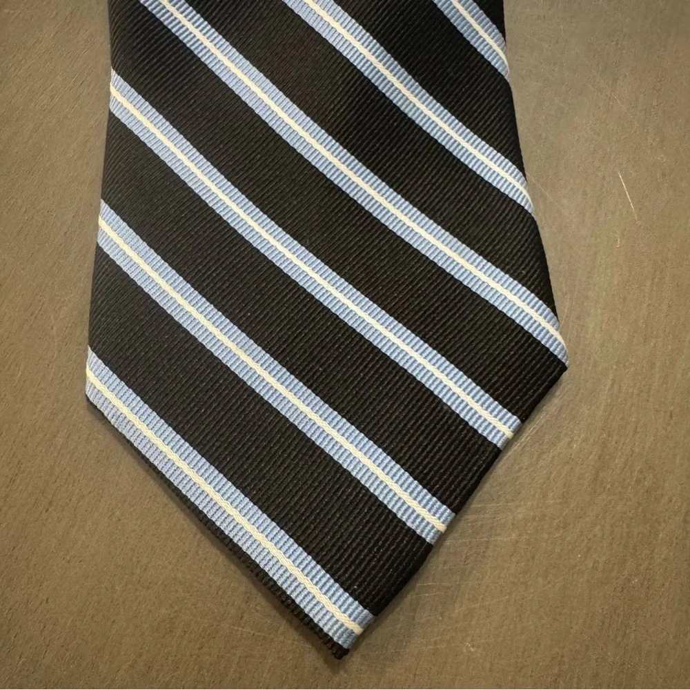 Round Tree & Yorke All Silk Handmade Blue/Black Striped Men’s Tie Accessories